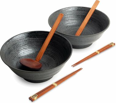 EDO JAPAN - Luxe - Ramenbowlset - Uzu Zwart - 2 Persoons - Ramen bowl set - 6 Delig - &Oslash;22 cm H9 cm - Ramen - Ramen bowl - Noodles - Noodles ramen - Noodle kom - Sushi stokjes - Chopsticks - Eetstokjes - Soeplepel - Schaal - Sushi servies